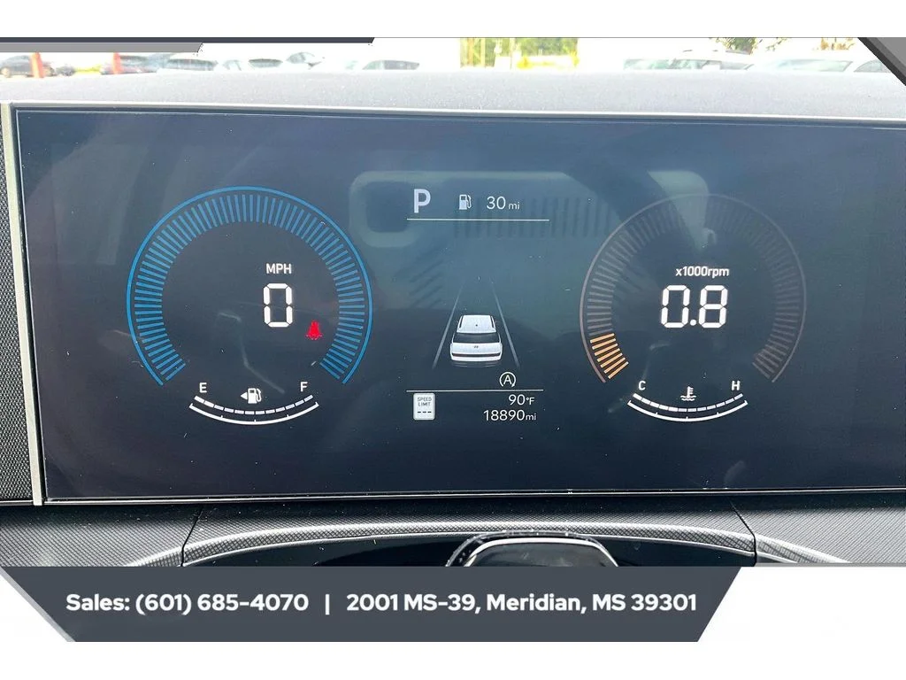 Used 2025 SHIMMERING SILVER Hyundai SEL image 14