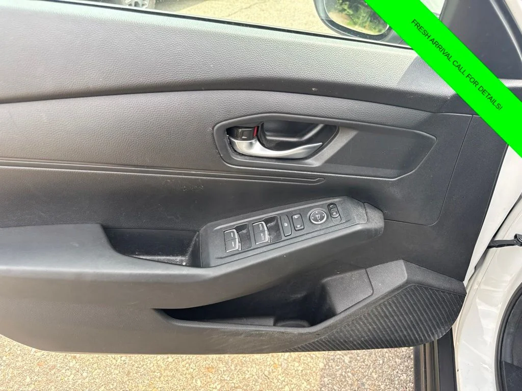 Used 2024  Honda LX image 18