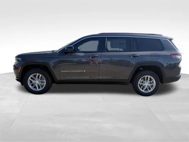 New 2026 Baltic Gray Metallic Clear-Coat Exterior Paint Jeep Laredo image 5