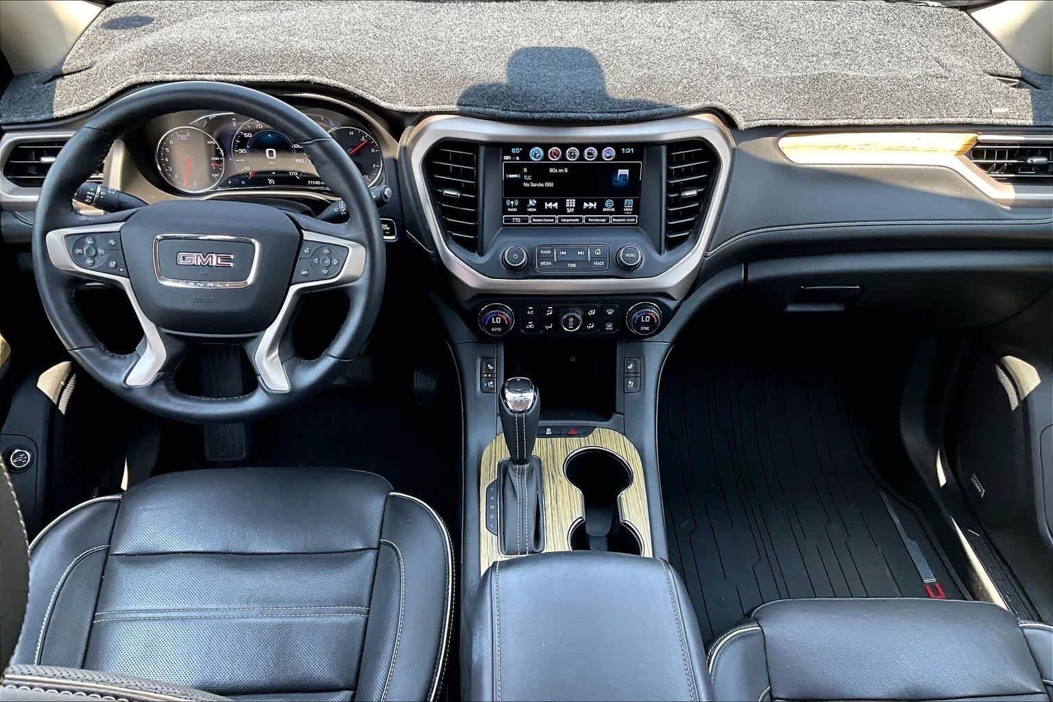 Used 2018 White Frost Tricoat GMC Denali image 12
