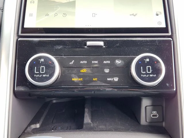 Used 2025 Fuji White Land Rover S image 19