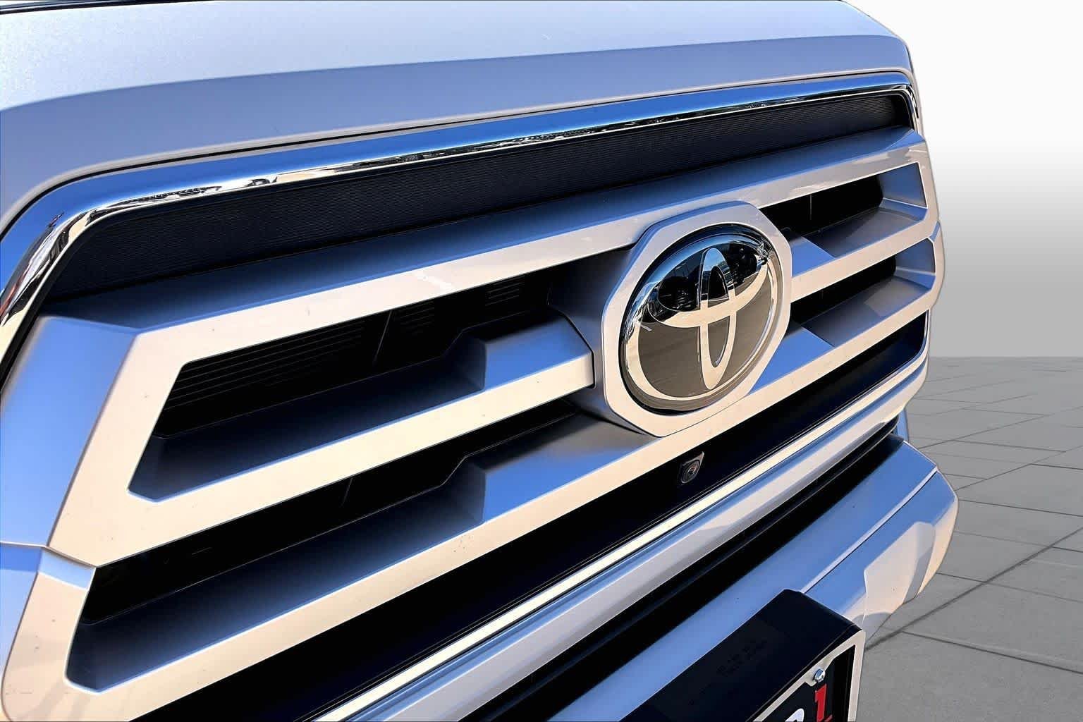 Used 2023 Wind Chill Pearl Toyota Limited image 30