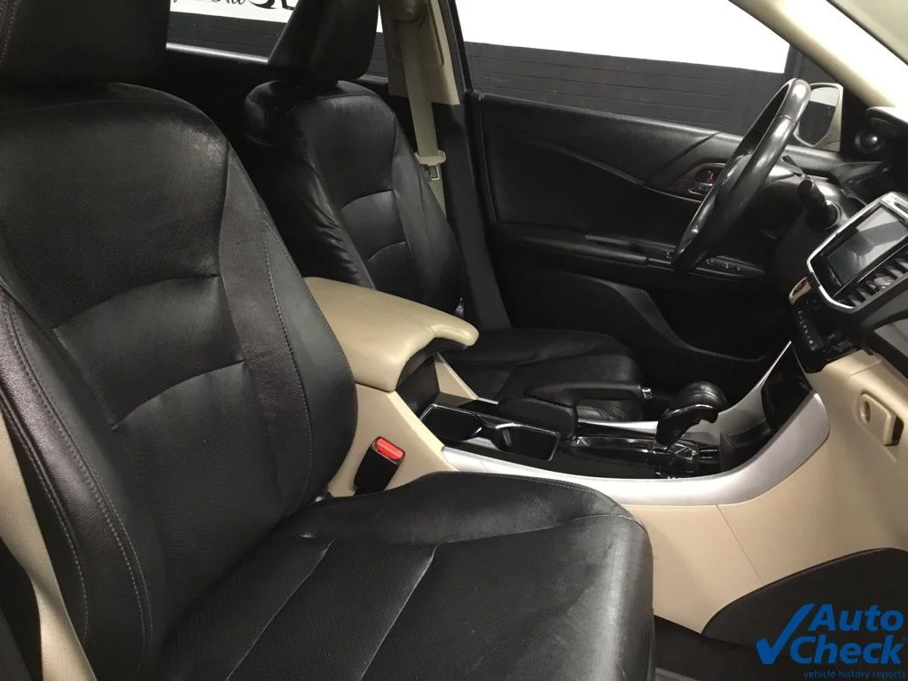 Used 2017 Beige Honda EX-L image 34