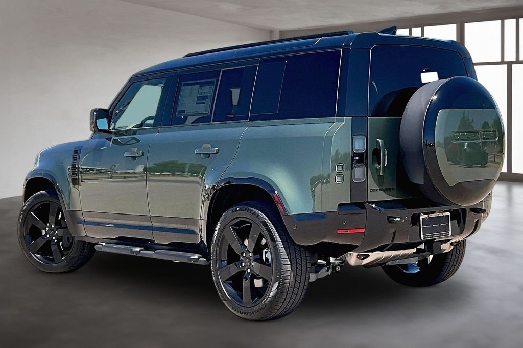 New 2026 Woolstone Green LAND ROVER X-Dynamic SE image 3