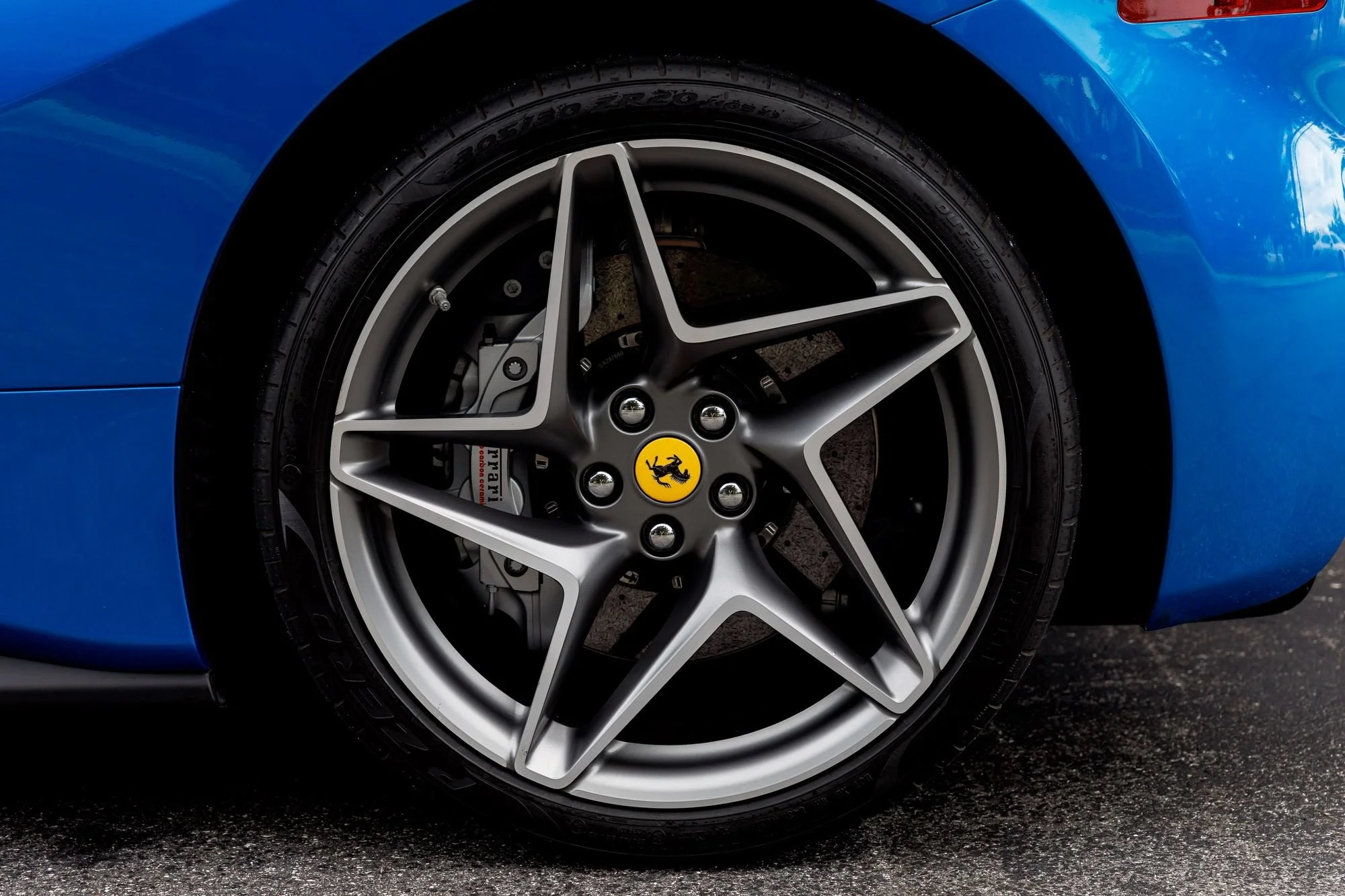 Used 2019 Blu Corsa Ferrari  image 13