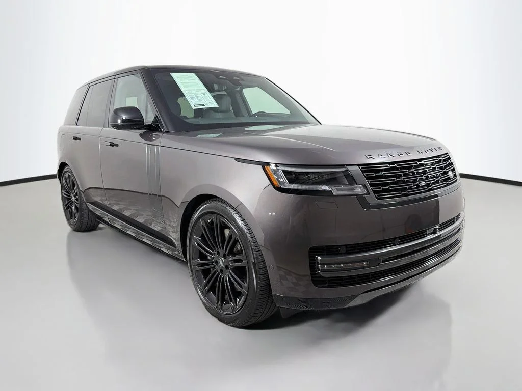 Certified Used 2024 Gray Land Rover SE image 3