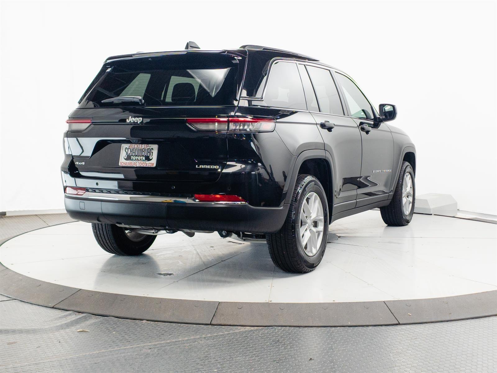 Used 2024 Black Jeep Laredo X image 11