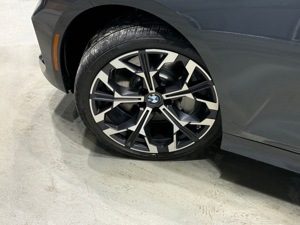 2026 BMW 3 Series 330i - Photo 7