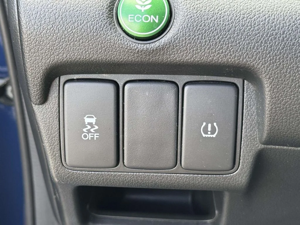 Used 2016  Honda EX image 30