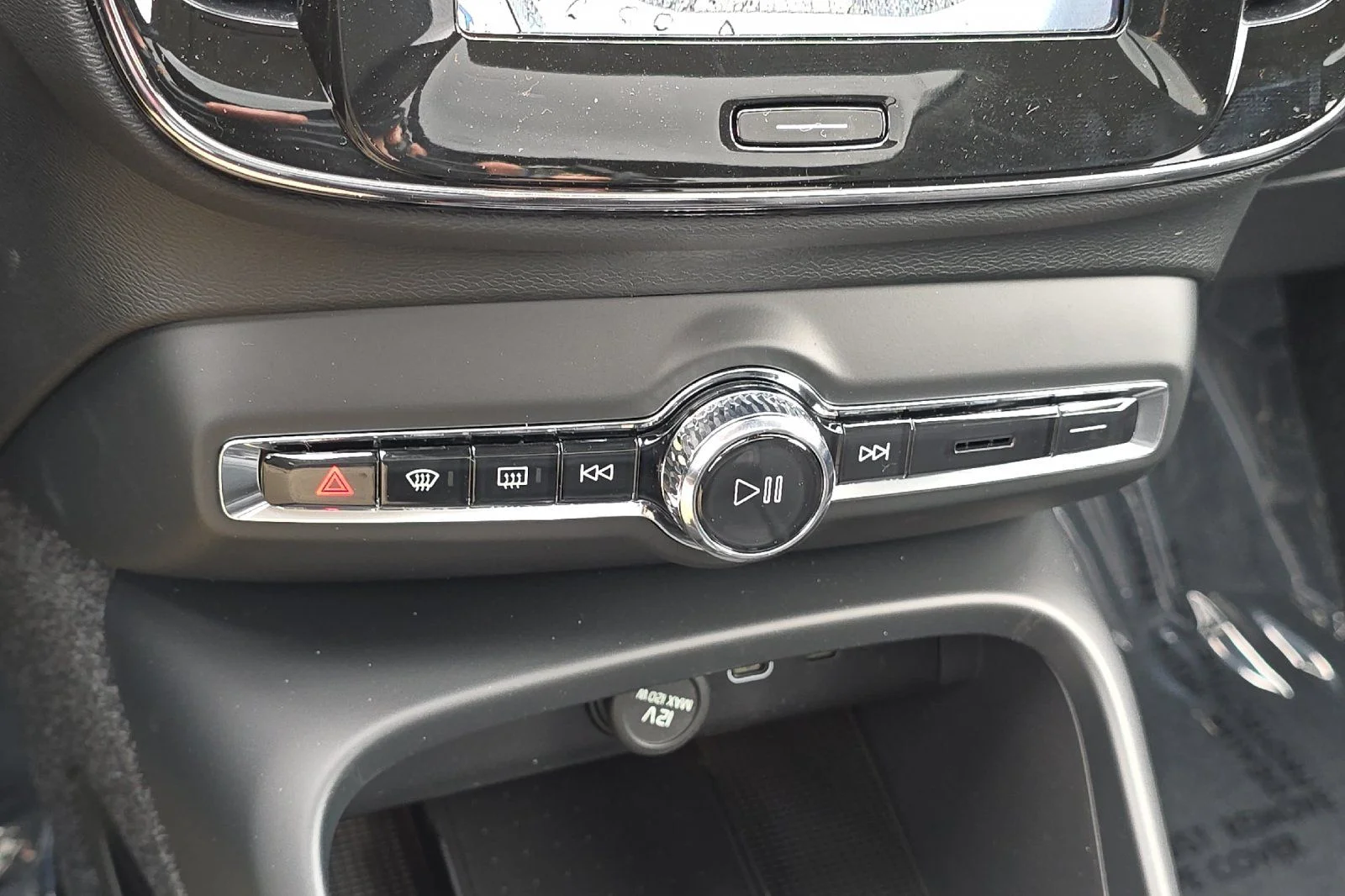 New 2026 Crystal White Volvo Plus image 20