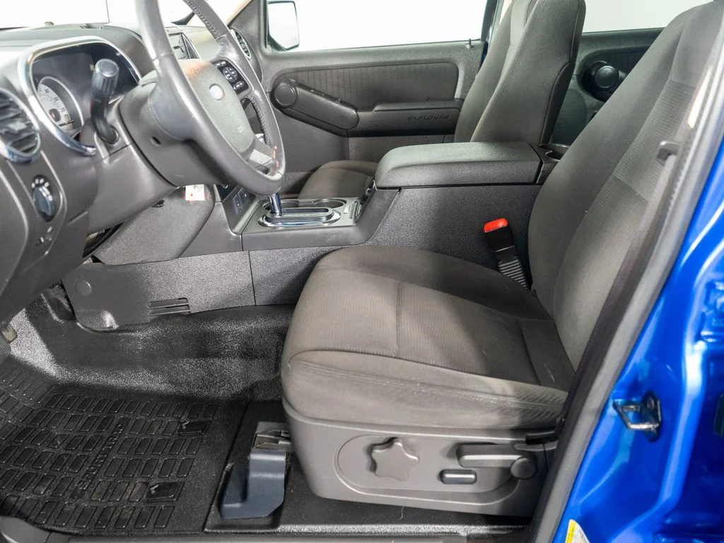 Used 2010 Blue Ford XLT image 10