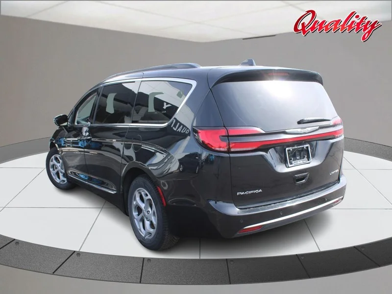 Used 2023 Brilliant Black Crystal Pearlcoat Chrysler Limited image 5