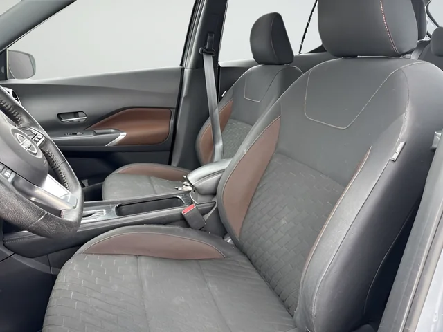 Used 2023 Gray Nissan SR image 21