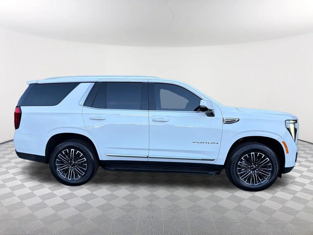 Used 2025 White GMC Elevation image 4