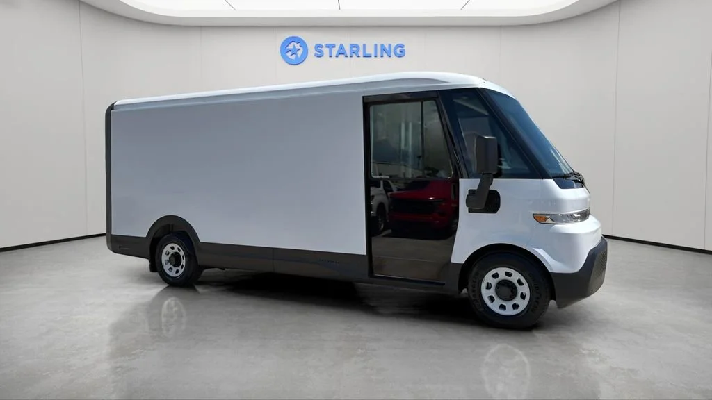 Used 2024 Oyster White BrightDrop EJY image 12
