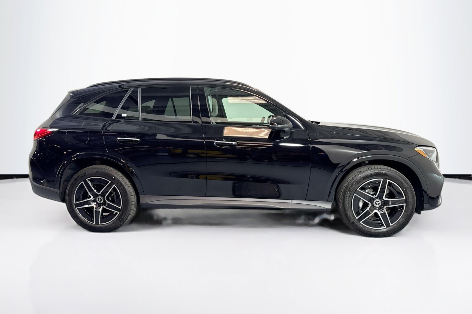 New 2026 Black Mercedes-Benz GLC 300 image 4