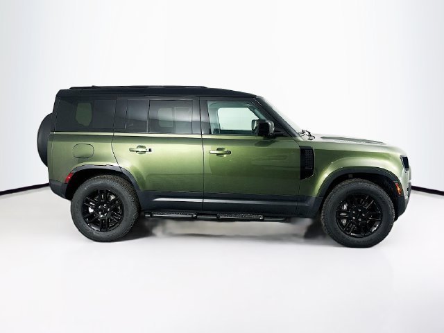 Used 2026 Green Land Rover S image 4