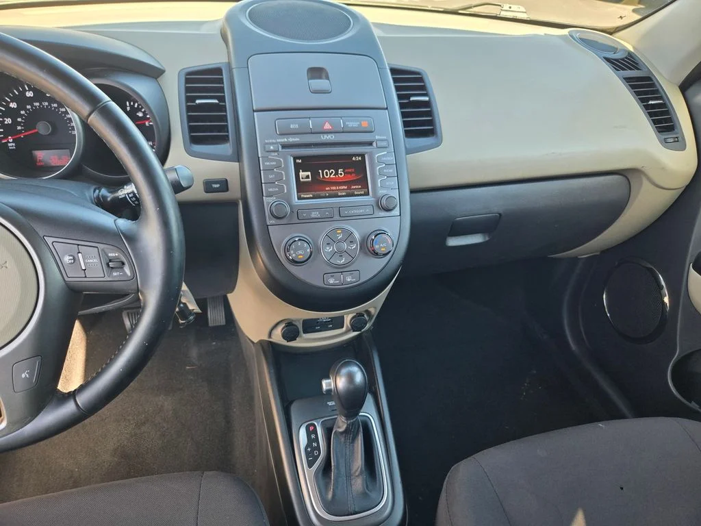 Used 2013 Green Kia Exclaim image 20