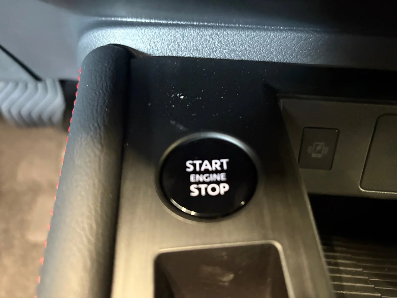 2026 Nissan KICKS SR - Photo 28