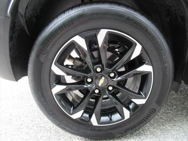 Used 2023 Gray Chevrolet LT image 8