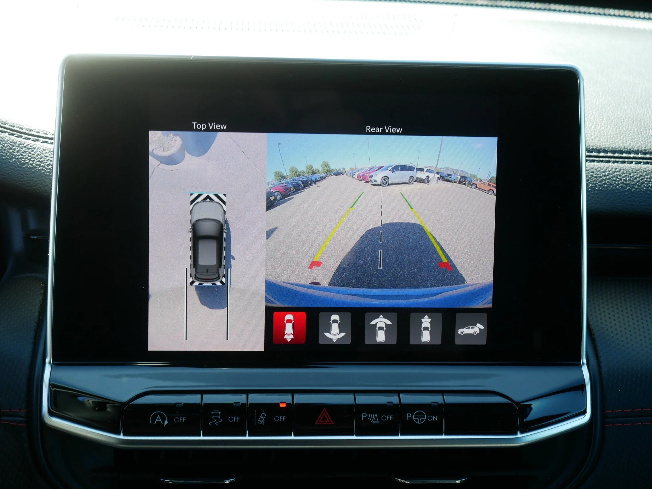 Used 2025 Hydro Blue Pearlcoat Jeep Trailhawk image 27