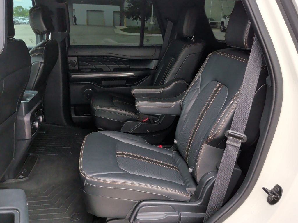 Used 2022 White Ford Platinum image 39