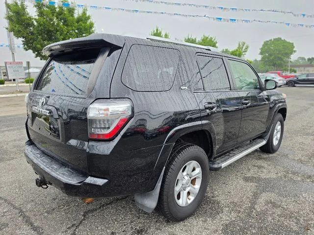 Used 2018 Midnight Black Metallic Toyota SR5 image 5