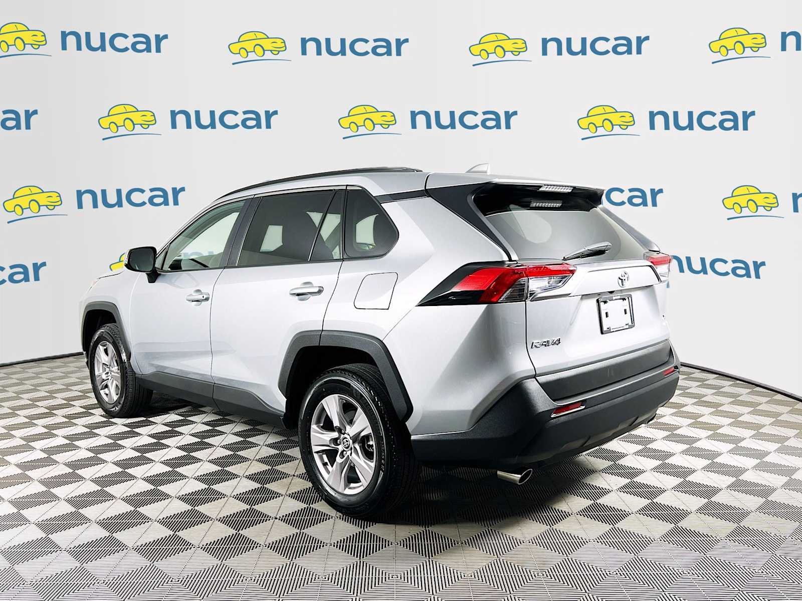 Used 2025 Silver Sky Metallic Toyota XLE image 5