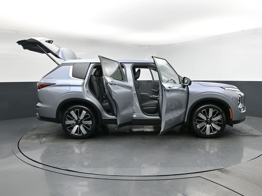 New 2026 Gray Mitsubishi SE image 29