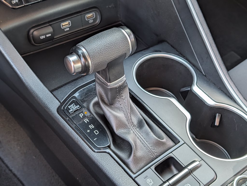 2022 Kia K5 LX - Photo 24