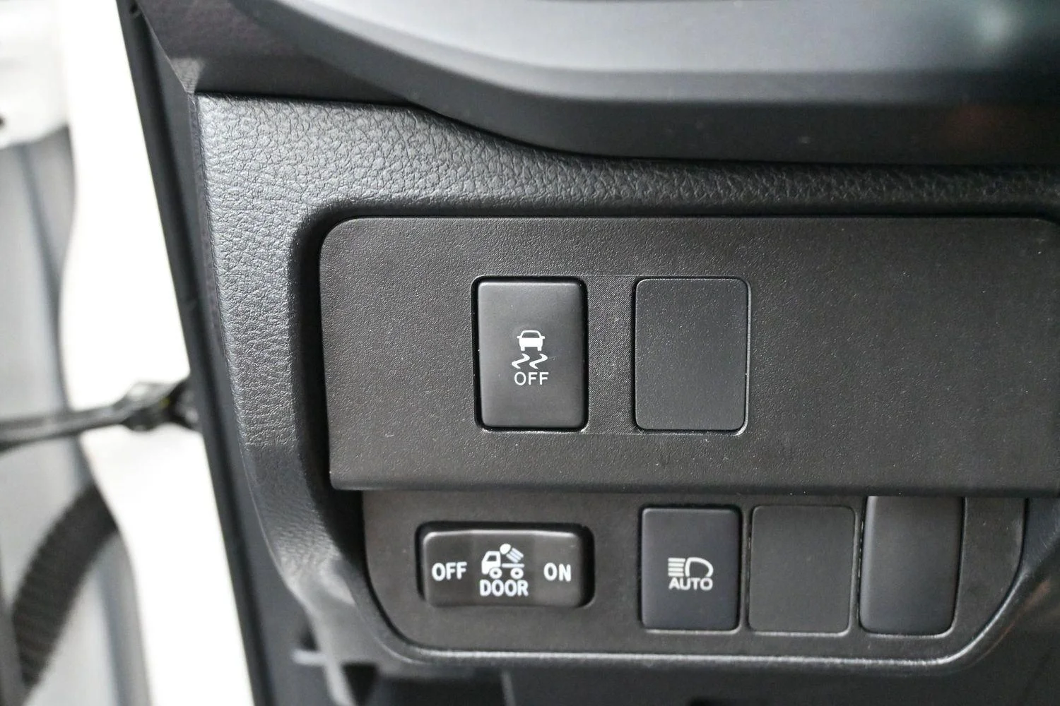 Used 2023 White Toyota SR image 24