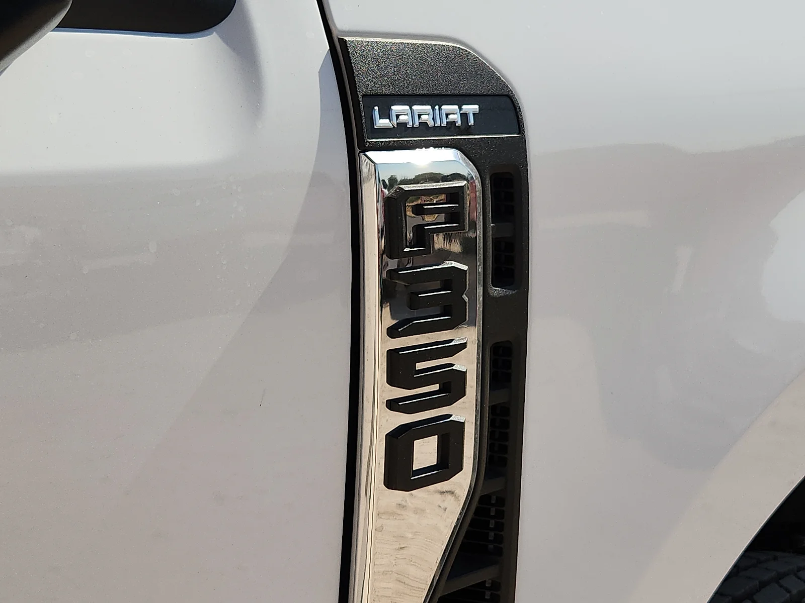 New 2026 Oxford White Ford Lariat image 10