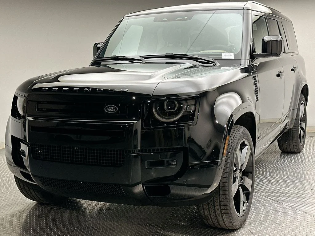 2026 Land Rover Defender 130 V8 P500's photo