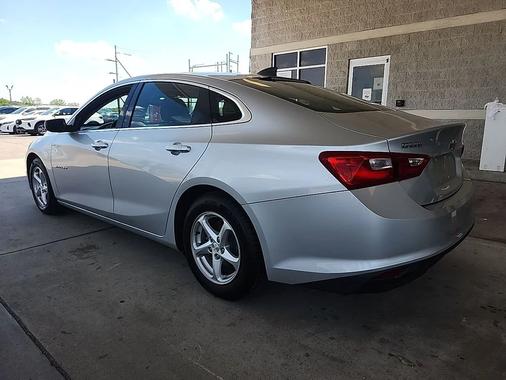 Used 2017 Silver Chevrolet LS image 4