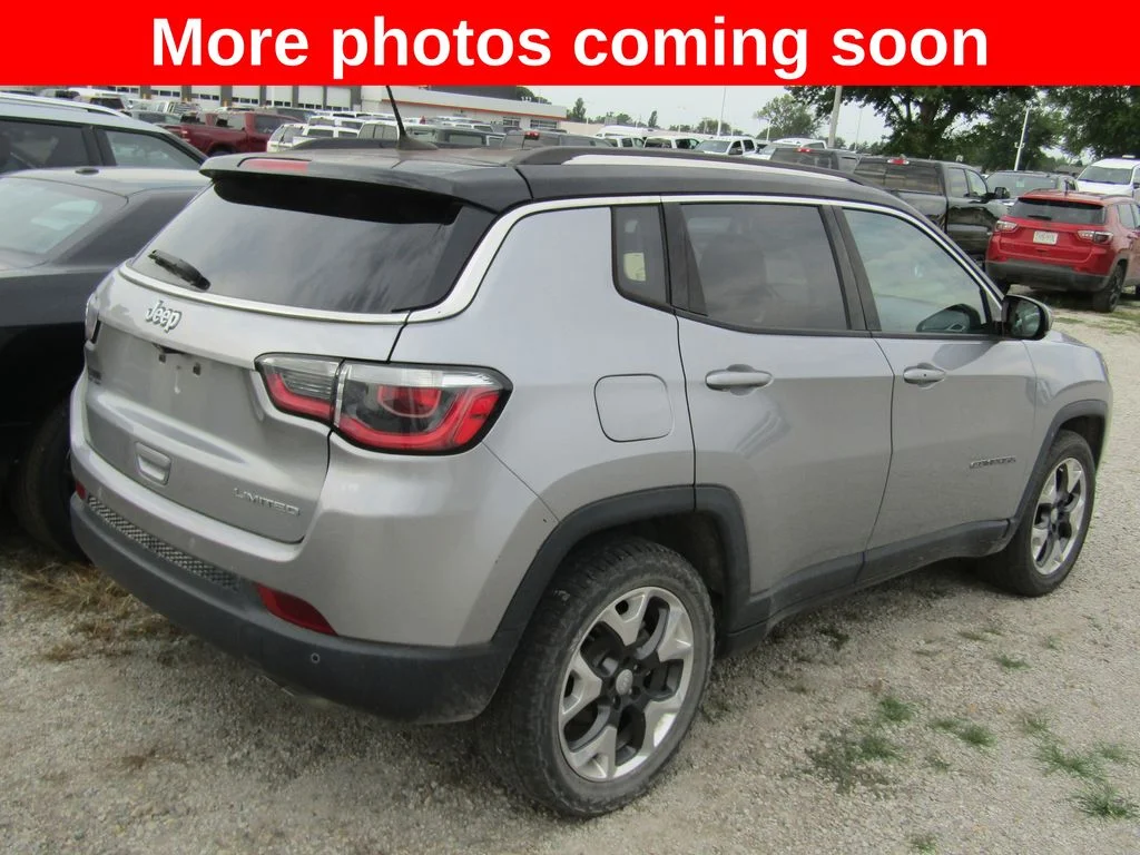 Used 2018 Silver Jeep Limited image 5