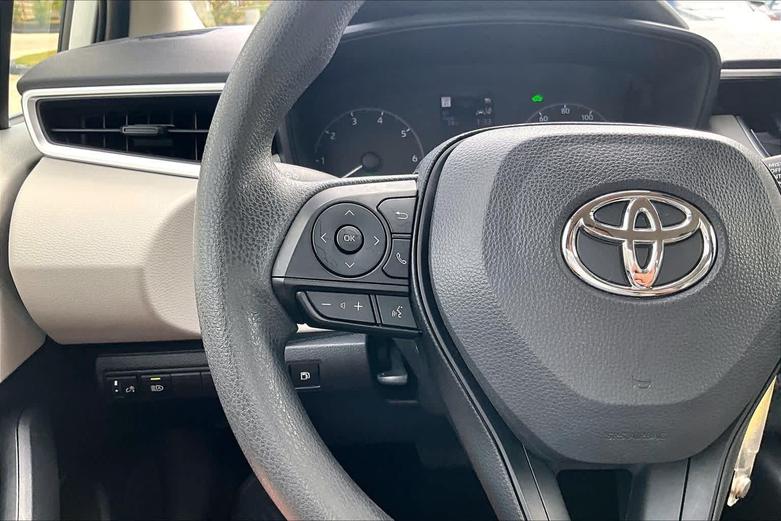 Used 2024 Ice Cap Toyota Hybrid LE image 22