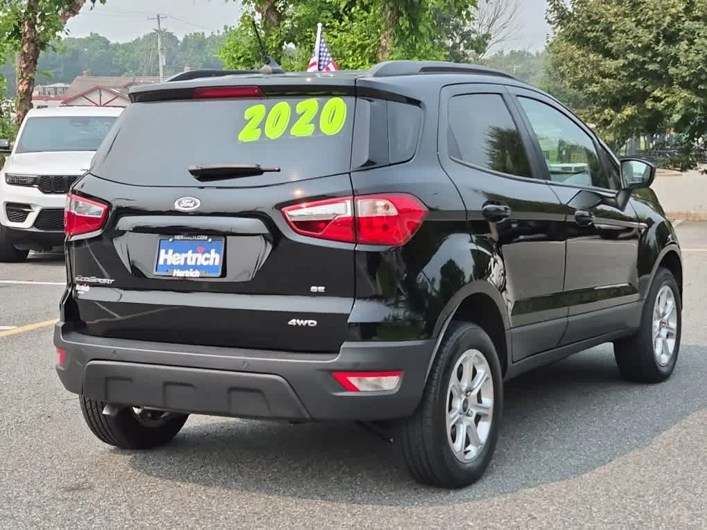 Used 2020 Shadow Black Ford SE image 3