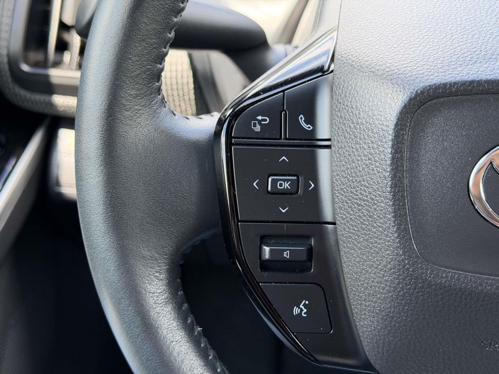 Used 2024 Beige Toyota XLE image 9