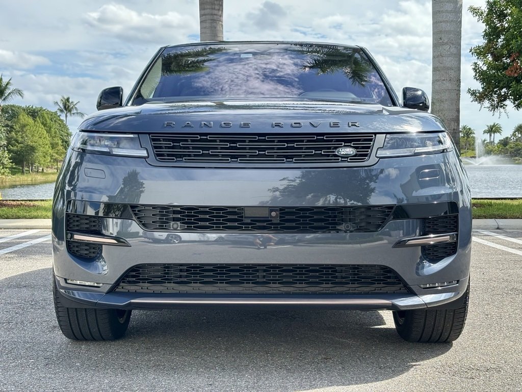 2023 Land Rover Range Rover Sport SE photo 3