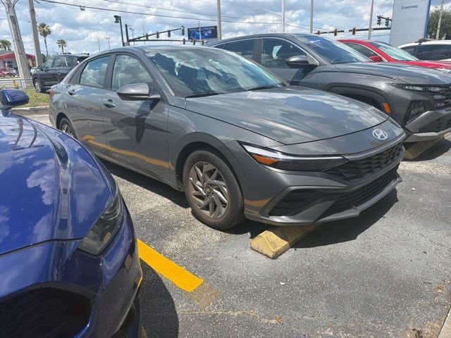 2024 Hyundai Elantra 2.0 SEL IVT's photo