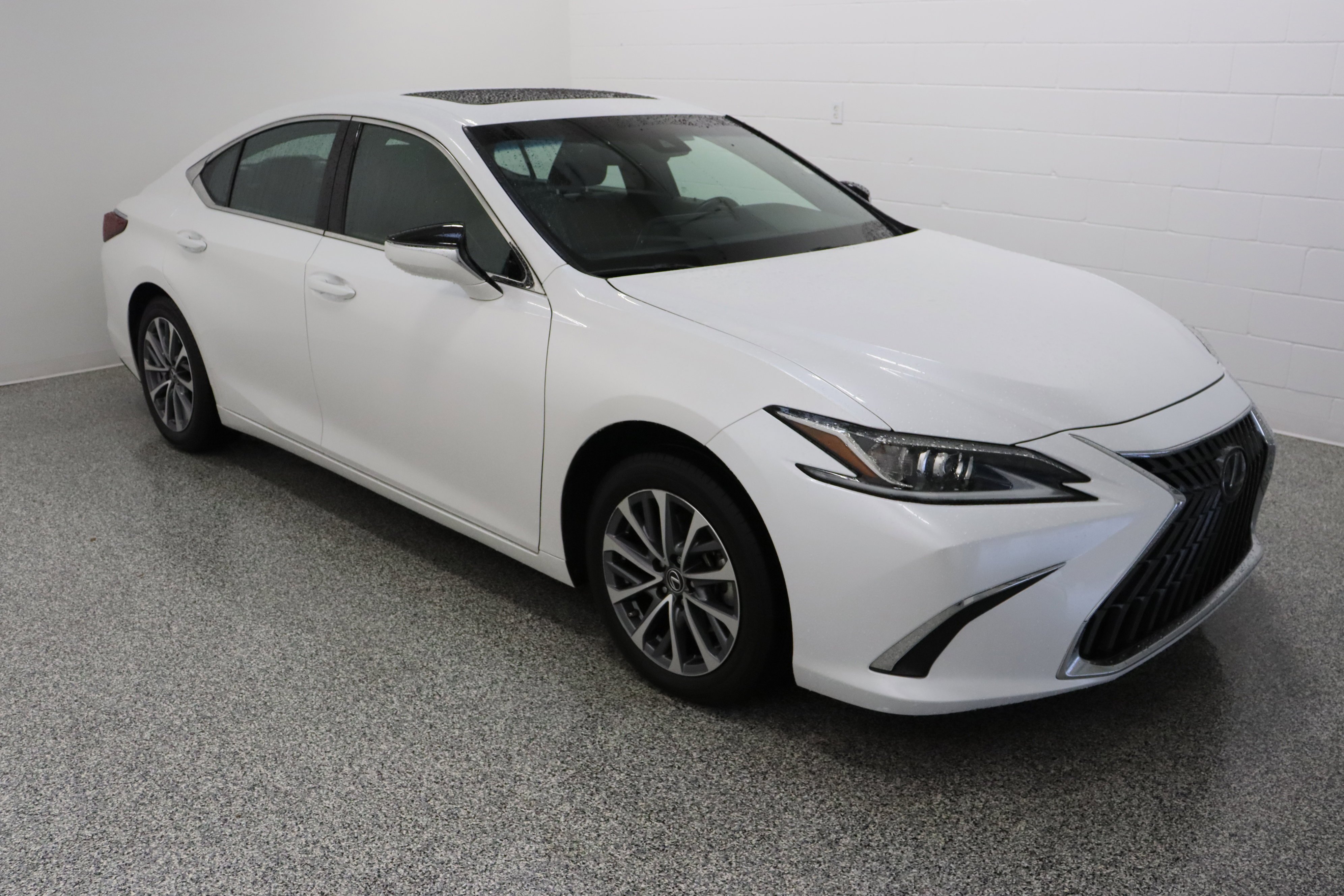 Used 2024 Eminent White Pearl Lexus ES 350 3.5L image 4