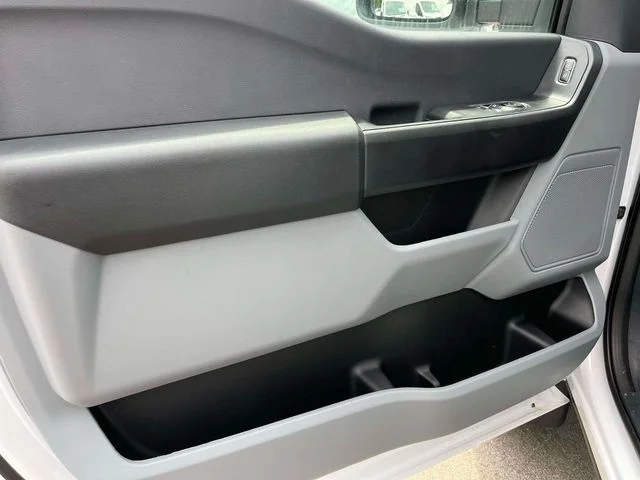 New 2026 Oxford White Ford F-550® XL image 15