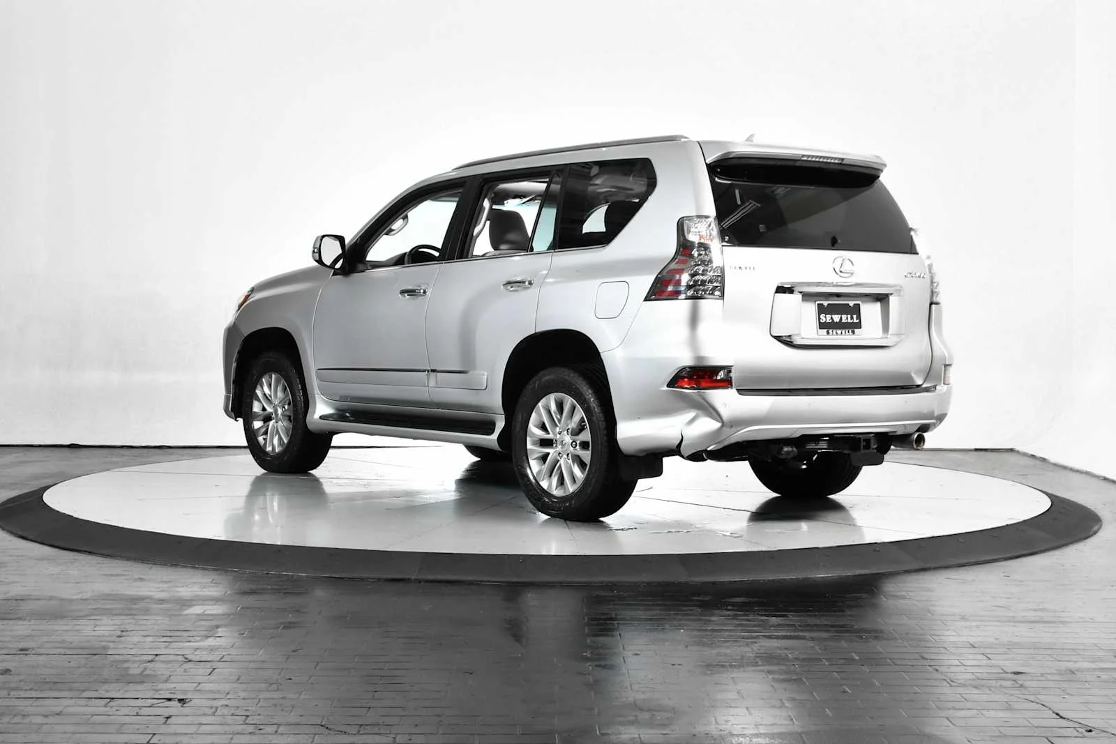 Used 2014 Tungsten Pearl Lexus  image 4