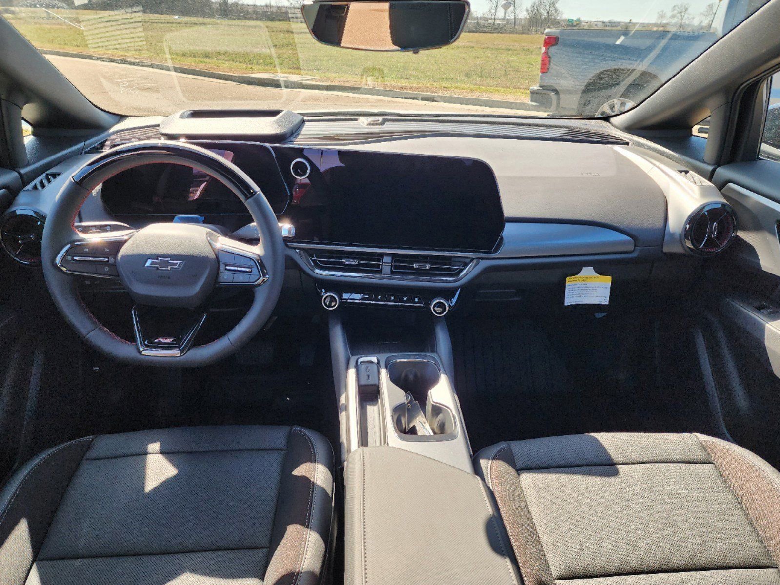 2025 Chevrolet Equinox EV RS - Photo 9