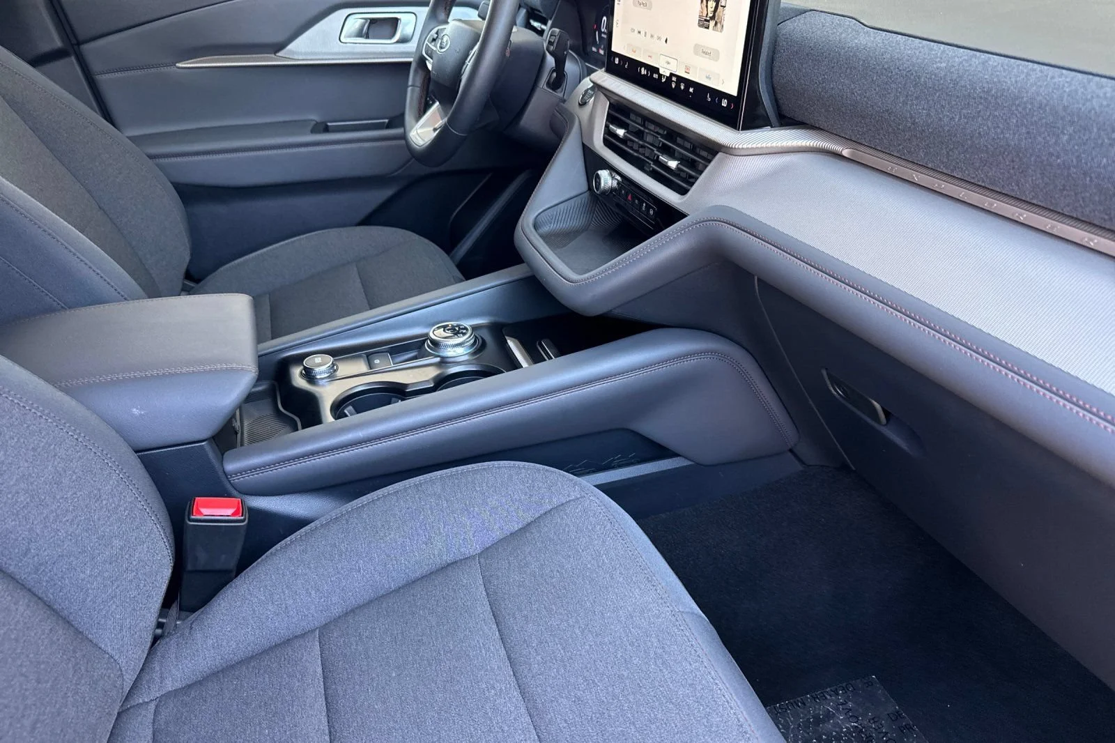 Used 2025 White Ford Active image 18