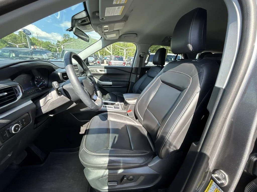 Used 2023 Gray Ford XLT image 13