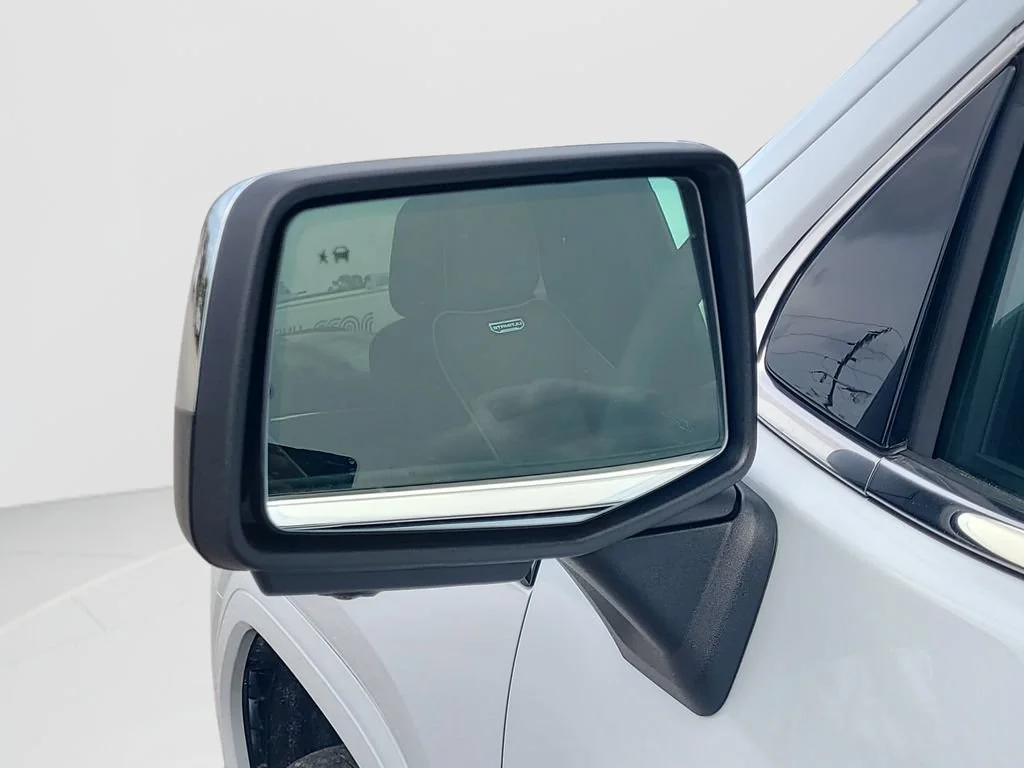 New 2026 Glacier White Tricoat GMC Denali Ultimate image 25