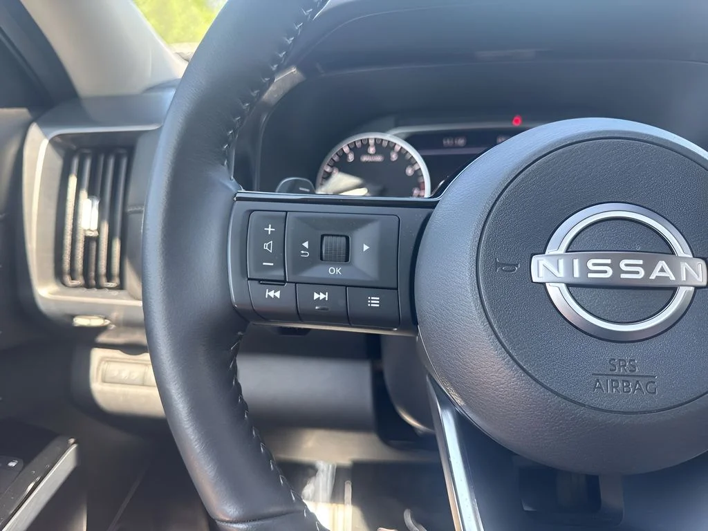 Used 2025 Gray Nissan SL image 15
