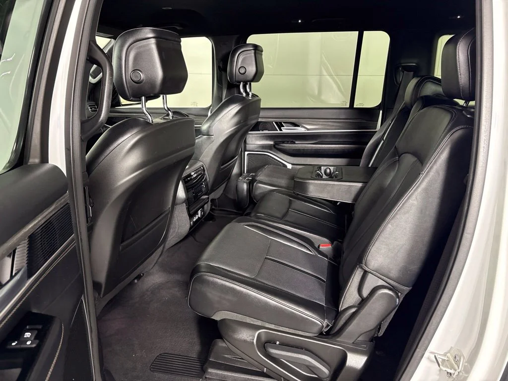 Used 2024 White Jeep Series II image 27