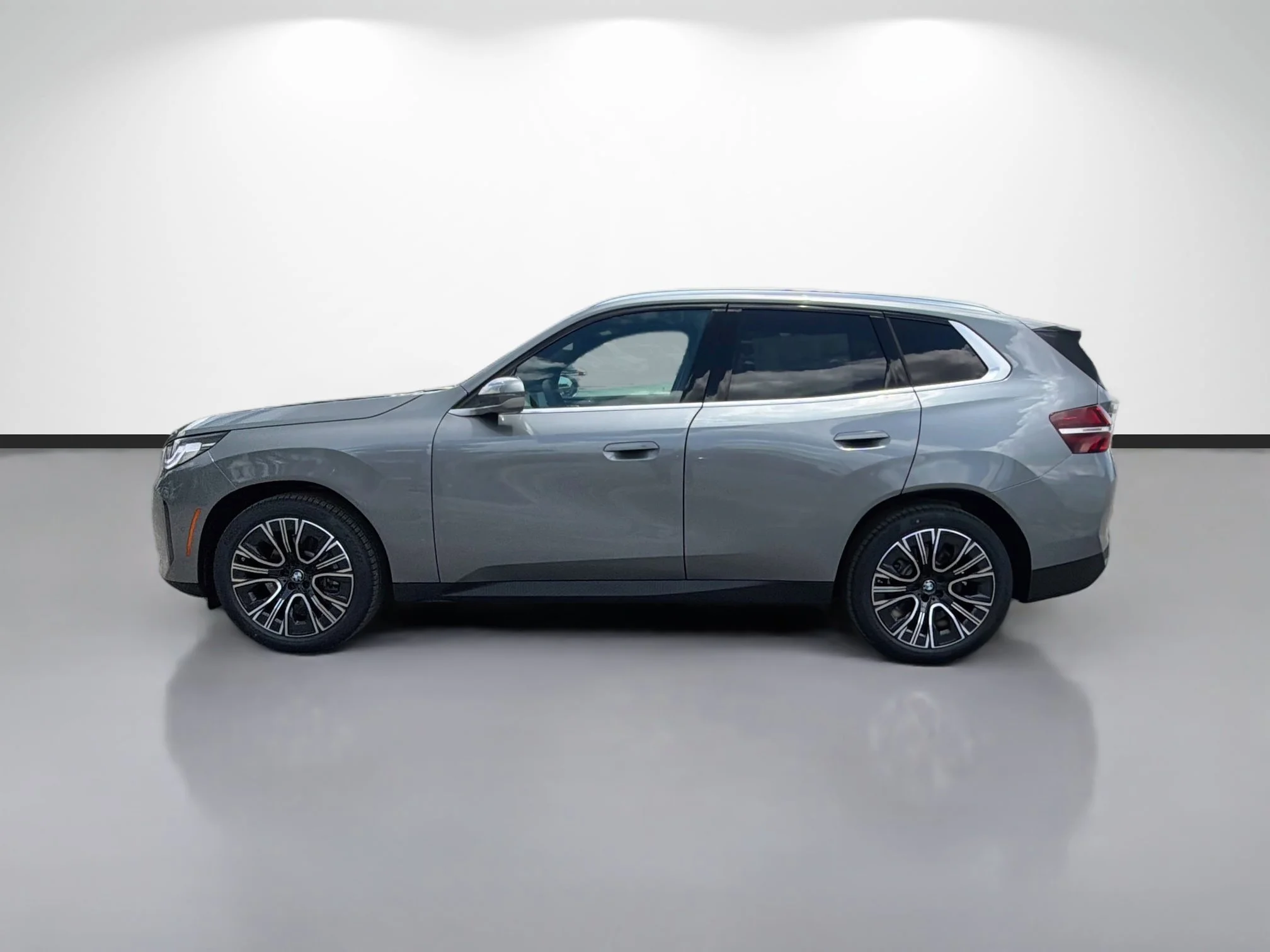 New 2026 Skyscraper Grey Metallic BMW 30 xDrive image 6